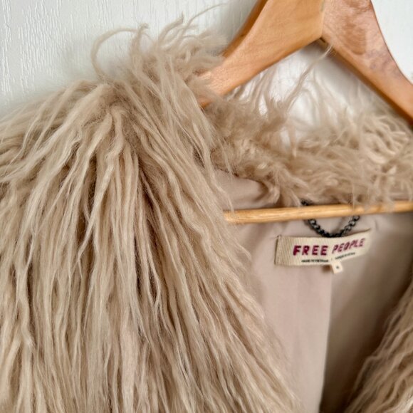 Free People Renata Faux Fur Shag Coat Sand Size Medium - Picture 15 of 15